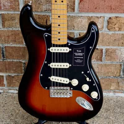 Fender Vintera II '70s Stratocaster Maple Fingerboard 3-Color Sunburst image 1