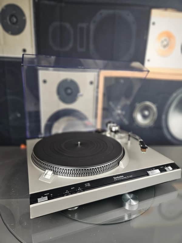 *Fully Serviced* Technics SL-3200 Direct Drive Automatic Turntable