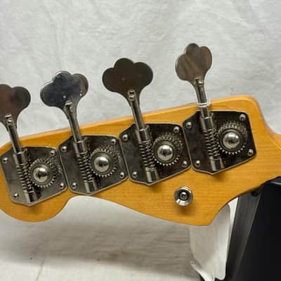 Fender Jaco Pastorius Jazz Bass Fretless 4-string J-Bass with Case 2005 - 3-Color Sunburst / Pau Ferro fingerboard image 9