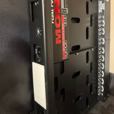 Voodoo Lab Dingbat Pedal Board with PX-8 switcher and MONDO power supply 2018 - Black image 3