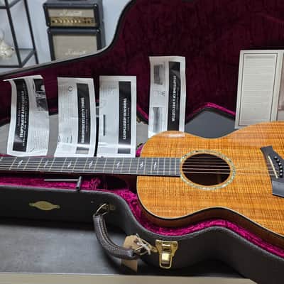 Taylor K-22 PRESENTATION 1998 TIME CAPSULE CASE QUEEN 00 Grand Concert American USA Custom Shop Masterbuilt AAAAA FLAME KOA Master Built K22 Acoustic Guitar Presentation Series 1 of 1 RARE Presentation Series image 2