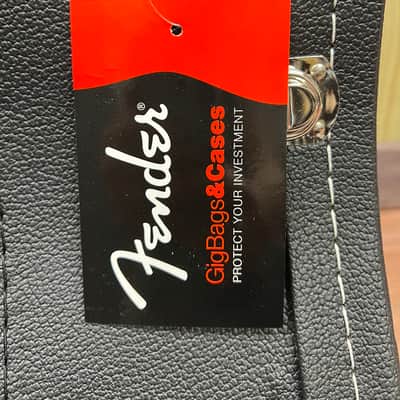 Fender Dreadnaught hard shell acoustic guitar case - Black image 4