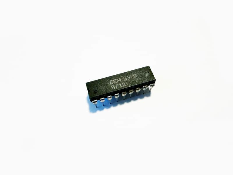 IC, CEM 3379 Voltage-Controlled 24 dB/oct. VCF, VCA, VC pan Chip for Ensoniq ESQ-1 SQ-80 Prophet VS.. image 1