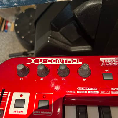 Behringer U-Control UMX250 25-Key USB MIDI Controller Keyboard 2010s - Standard image 3