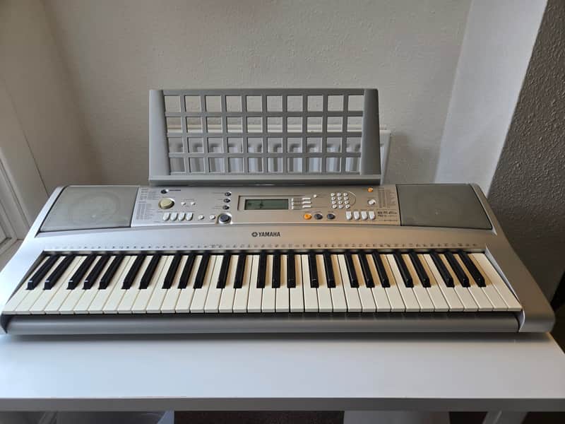 Yamaha PSR-E303