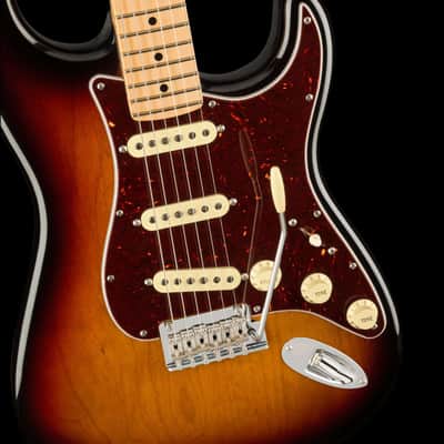 Fender American Professional II Stratocaster Maple Board 3-Tone Sunburst US210025039 image 3
