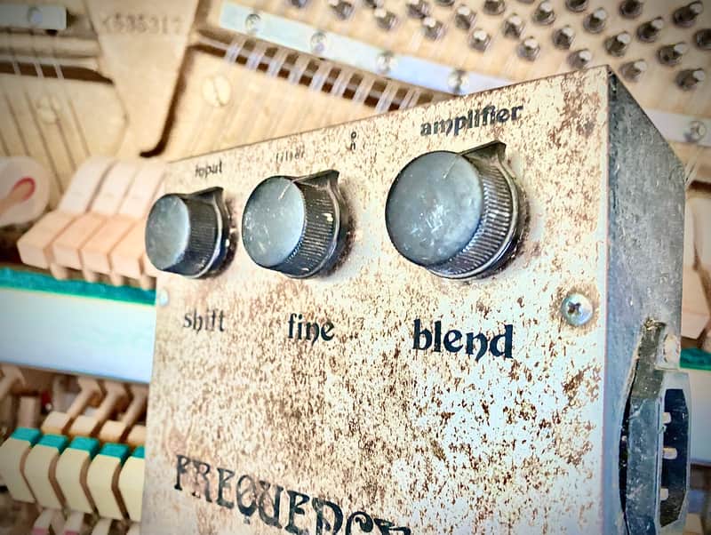 Electro-Harmonix Frequency Analyzer image 1