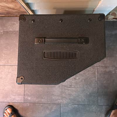 Ampeg BA-110v2 40-Watt 1x10" Bass Combo 2014 - Present - Black image 3