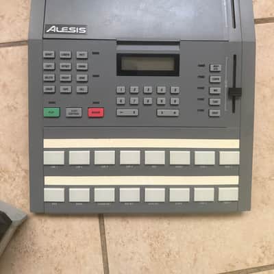 Alesis HR-16 High Sample Rate 16-Bit Drum Machine 1980s - Gray