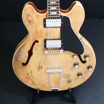 Mid 70s Gibson ES 335 Signed by AC/DC image 18