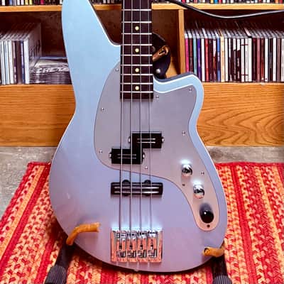 Reverend Decision P Bass Guitar 25th Anniversary Edition, Ebony, Metallic Silver Freeze image 2