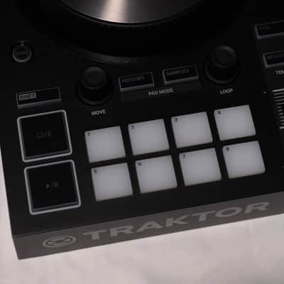 Native Instruments Traktor Kontrol S2 MK3 2018 - Black image 4