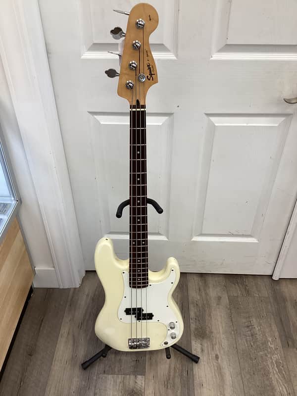 Squier P-BASS 2000’s - WHITE