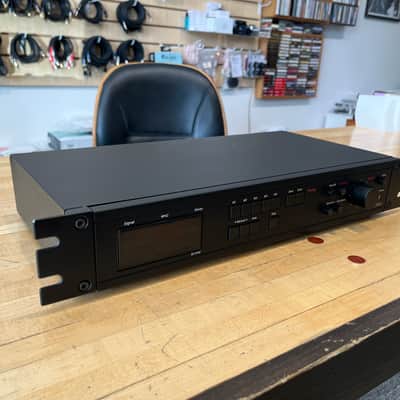 Hafler DH-330 FM Stereo Tuner image 2