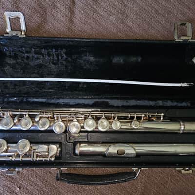 Yamaha YFL-225S Silver-Plated Flute, Good Condition, Japan, decorated case. image 1