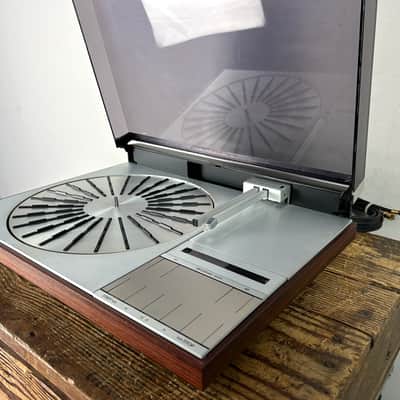 Bang & Olufsen Beogram 4004 Linear Tracking Turntable - Silver image 5