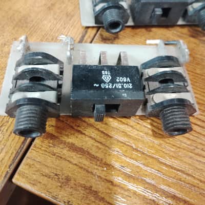 (2) Marshall JCM 900 Stereo Speaker Jack (pair} image 2