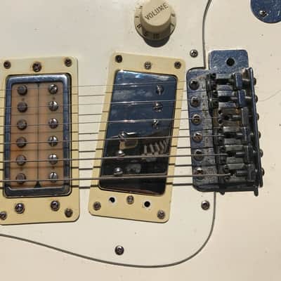 Univox Ripper 70's White stratocaster w/ Fralin P-92 and gigbag image 3