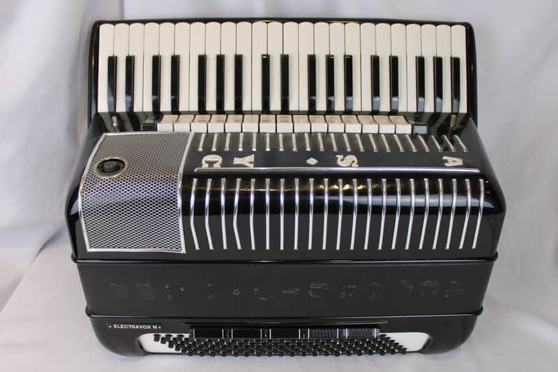 4362 - Black Hohner Electravox N Piano Accordion 41 120 - For Parts or Repair image 1