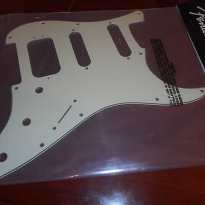 Fender Fat Strat Pickguard H/S/S - 4-PLY MINT GREEN, 005-4021-049