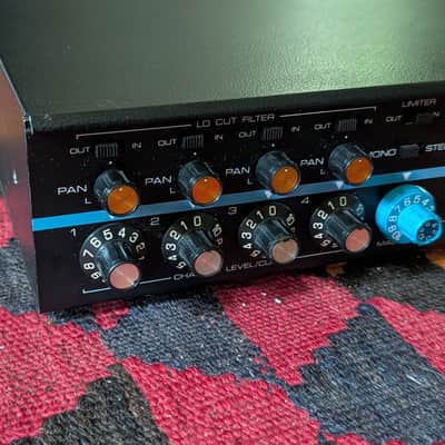 Shure FP42 Mixer/Preamp with Level Loc Limiter image 2
