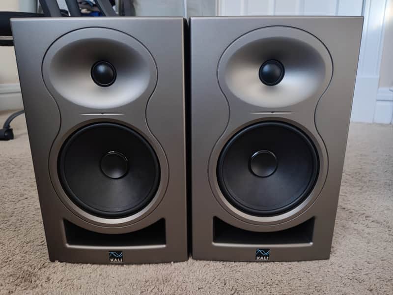 Kali Audio LP-6 V2 Active Studio Monitor 2021 - Present - Gray image 1