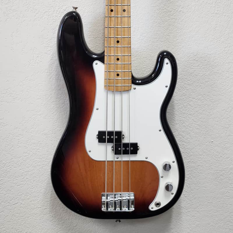 Fender Player Precision Bass with Maple Fretboard 2018 - 2024 - 3-Color Sunburst image 1