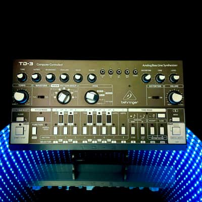 Behringer — TD-3 — Analog Bassline Synthesizer