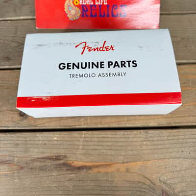 Real Life Relics Fender® Aged American Ultra Stratocaster® Bridge Assembly Model #: 0077092049 image 3