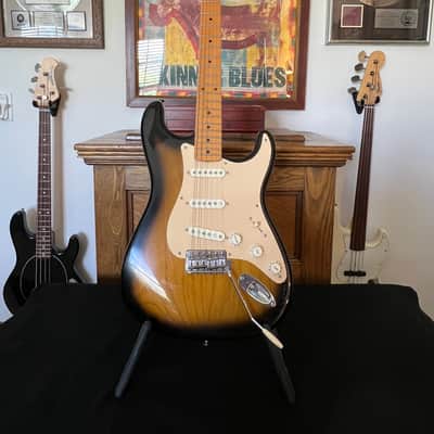 Fender Eric Johnson Stratocaster with Maple Fretboard 2005 - Present - 2-Color Sunburst image 1