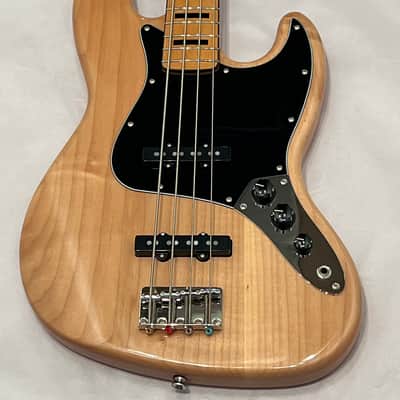 Squier Classic Vibe '70s Jazz Bass 4 String Electric Bass Guitar 2025 Natural image 8