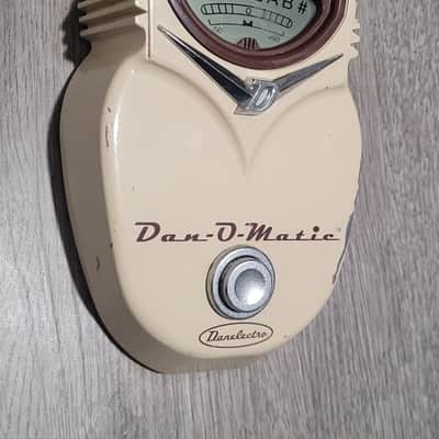 Danelectro DT-1 Dan-O-Matic Tuner in original box image 2