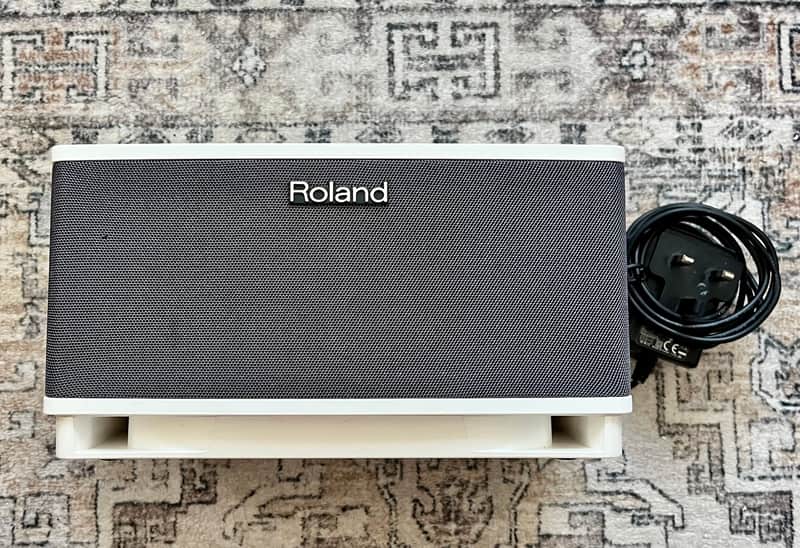 Roland Cube Lite 2-Channel 10-Watt 2x3" Guitar Combo 2014 - Present - White image 1