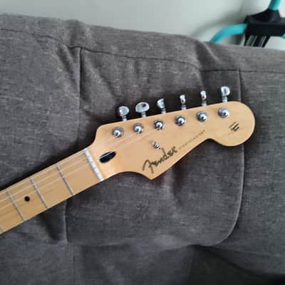 Fender Stratocaster white with maple neck 2021 - White image 7