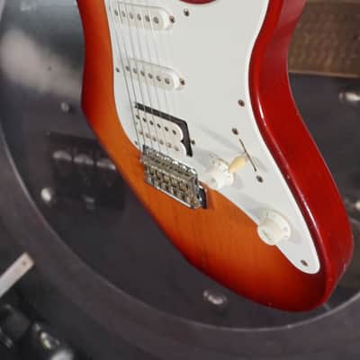 Yamaha Pacifica 112 Electric Guitar Sunburst HSS – 90s Model image 9
