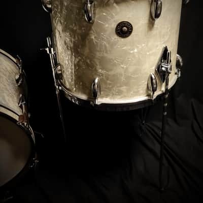 Gretsch Round Badge Jazz Kit Vintage 60s 16"x12" bass drum! image 9