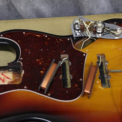 1983 Fender AVRI '62 Stack Knob Jazz Bass - Sunburst - OHSC image 22
