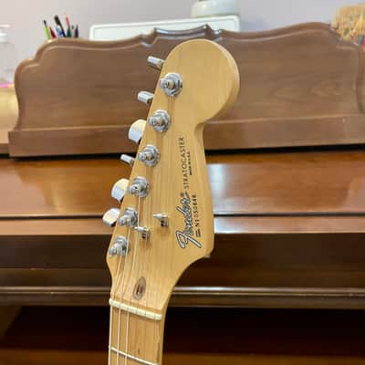 1991 Fender American Strat Burgundy image 3