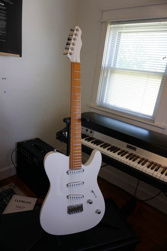 Aristides T/0r 2021 - White image 1