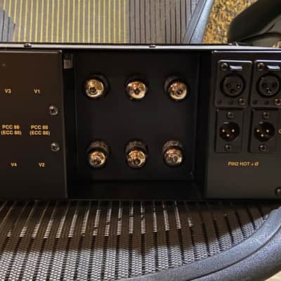 EAR 825 TWO-CHANNEL 5-BAND EQUALIZER image 8