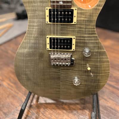 PRS SE 2014 - Green image 1