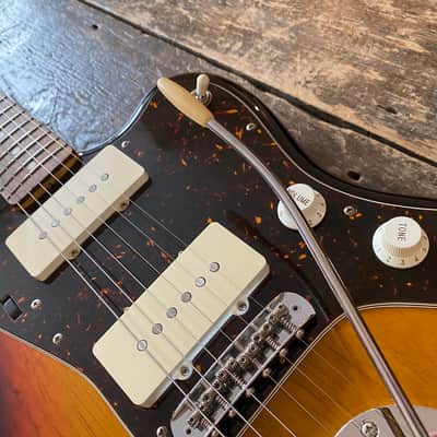Fender Japan Jazzmaster 1966 Reissue MIJ JD-Serial 2016 Three Tone Sunburst image 8