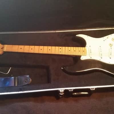 1993 Fender Stratocaster, Black Body with White Pickguard, Maple Neck image 12