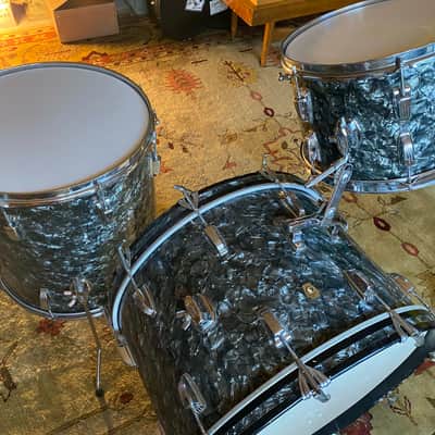 Ludwig No. 980 Super Classic Outfit 9x13 / 16x16 / 14x22" Drum Set with Keystone Badges 1960 - 1968 - Black Diamond Pearl image 1