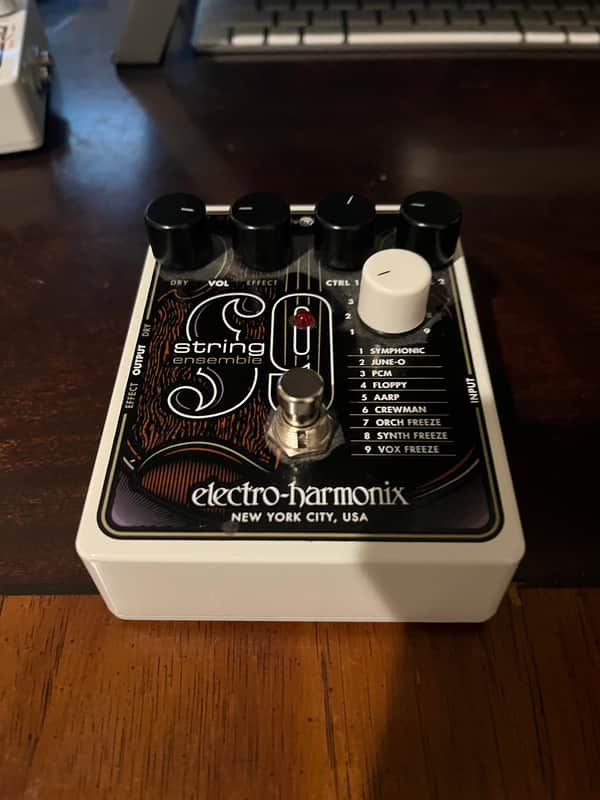 Electro-Harmonix String9 String Ensemble 2022 - Present - White / Brown Graphic image 1