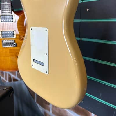 Fender Highway One Stratocaster Honey Blonde 2007 Left Handed Electric Guitar image 13