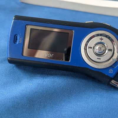 iRiver T10 1gb Blue Digital mp3 Player image 3