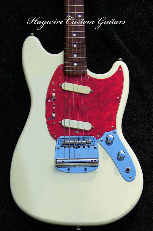 1996 Fender Mustang 50th Anniversary Re-issue Made in Japan!