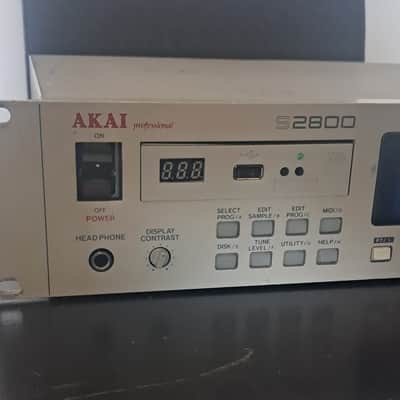 Akai S2800 MIDI Stereo Digital Sampler 1992 - White image 2