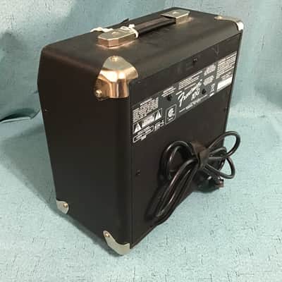 Fender Frontman 10G 10-Watt 1x6" Guitar Practice Amp 2007 - Present - Black image 4